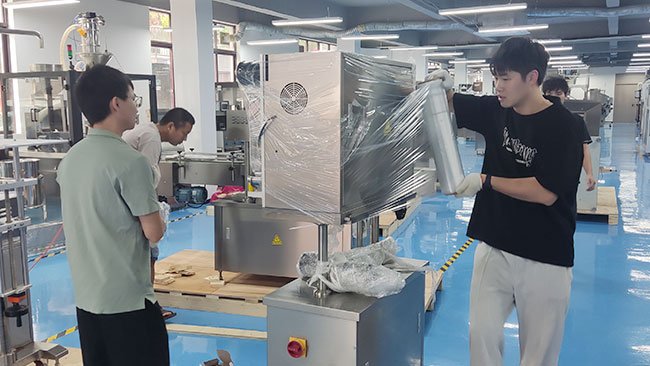 Rich Packing поставляет линию для подсчета и наполнения капсул в прочной упаковке
